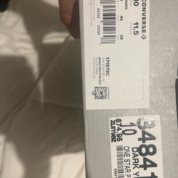 Brand new converse - Picture 4 of 5